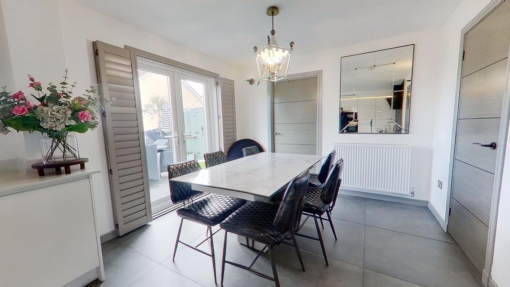 Kitchen/Dining Area
