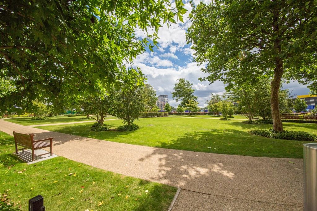 Communal Park - Curt