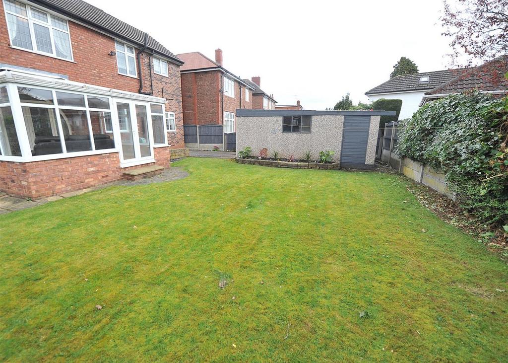 21 Springfield Lane, Irlam M44 6NB 4 bed detached house £435,000