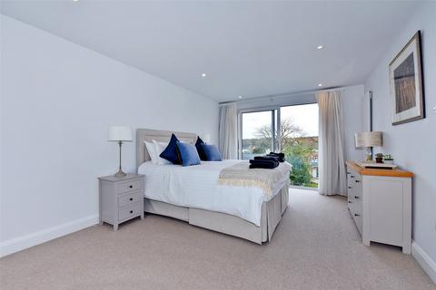 4 bedroom semi-detached house to rent - Dedmere Road, Marlow, Buckinghamshire, SL7