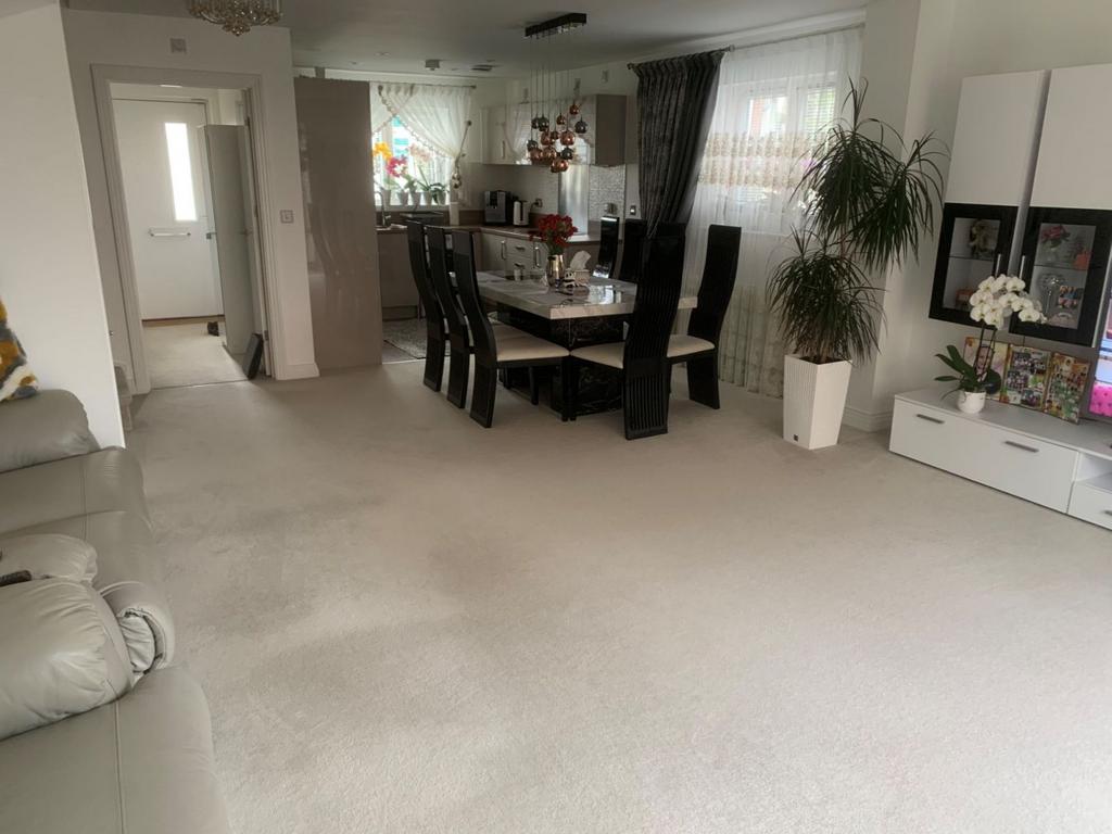 Open plan kitchen/lounge/dining room