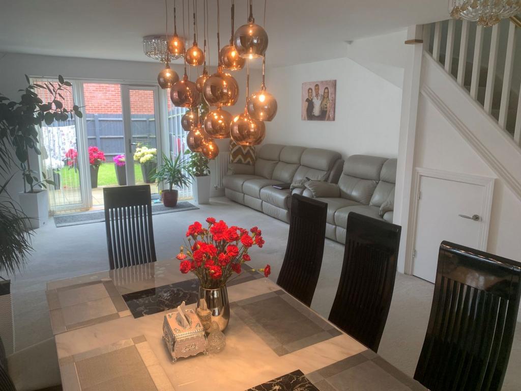 Open plan kitchen/lounge/dining room