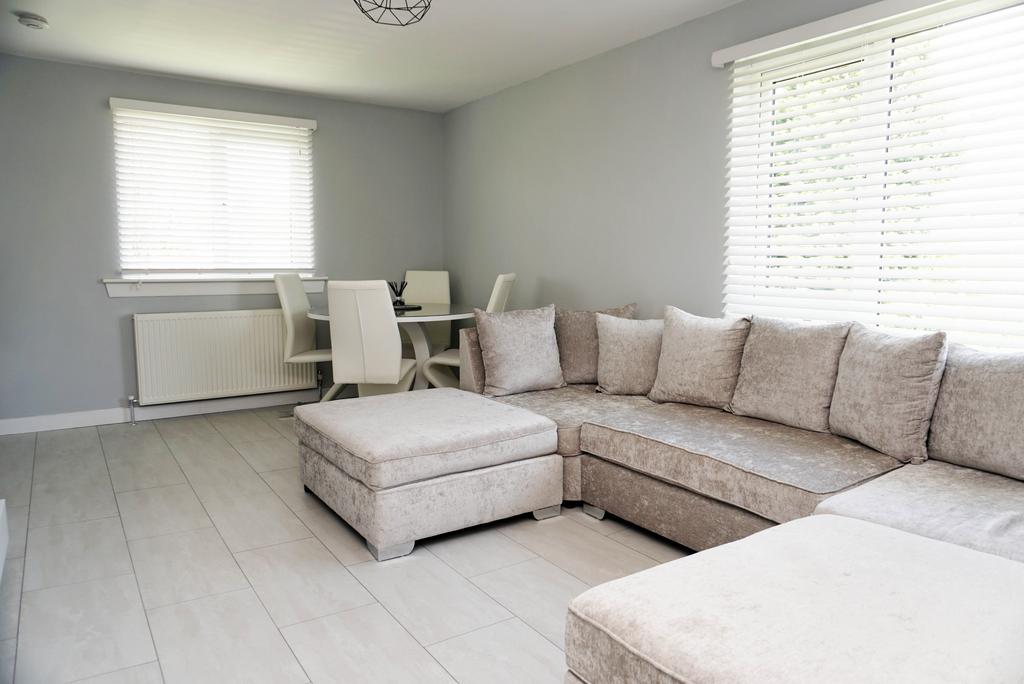 Somerville Drive, East Kilbride G75 2 bed flat £90,000