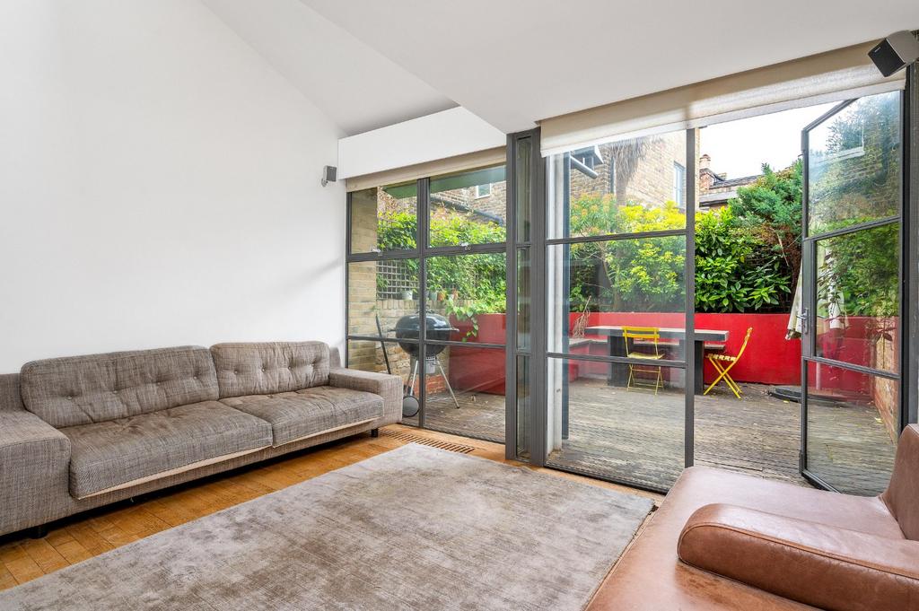 Hawksley Road, London, N16 4 bed terraced house £5,000 pcm (£1,154 pw)