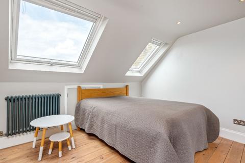 4 bedroom terraced house to rent, Hawksley Road, London, N16