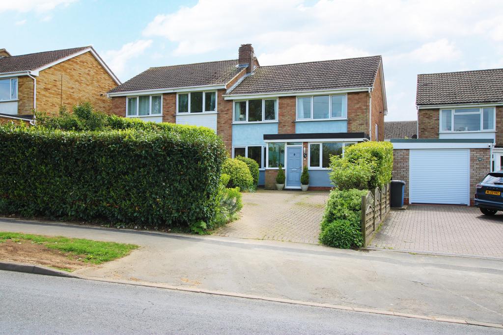 Deeble Road, Kettering NN15 3 bed semidetached house £275,000
