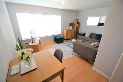 2 bedroom apartment for sale, Stourton Avenue, Feltham