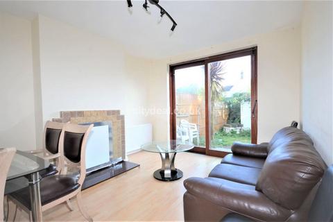 32 Cloister Road, London, W3 0DF