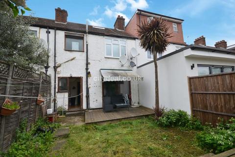32 Cloister Road, London, W3 0DF