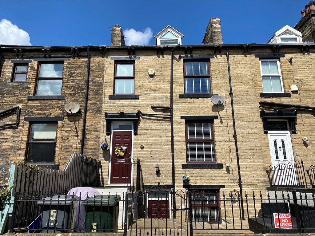 Third Street, Low Moor, Bradford, BD12 2 bed terraced house £129,950