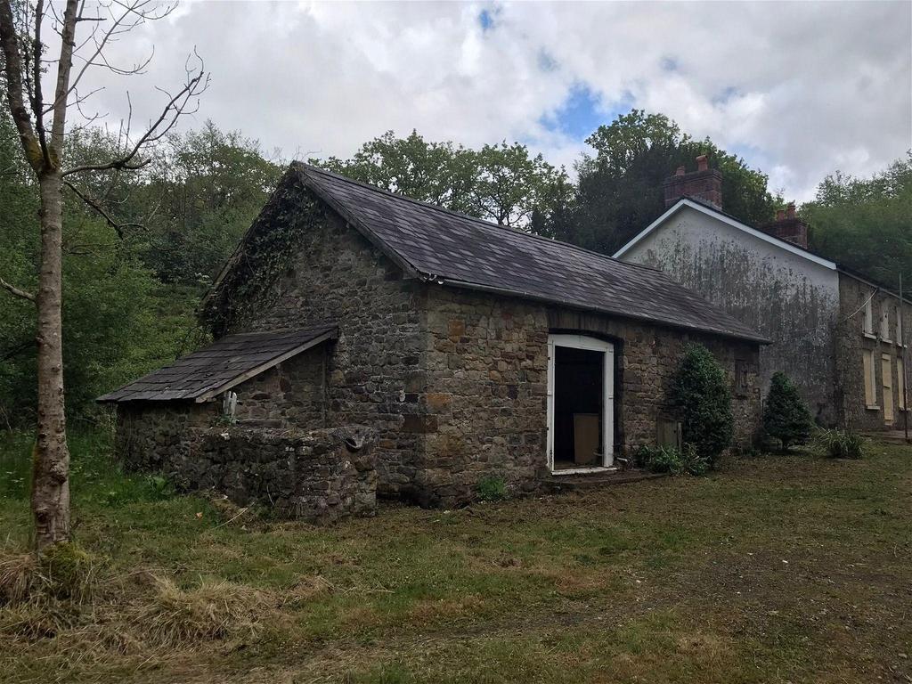 Bryn Bach Road, Upper Brynamman, Ammanford, SA18 4 bed equestrian