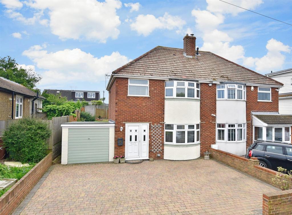 Cliff Gardens, Minster On Sea, Sheerness, Kent 3 bed semi-detached ...