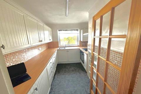 2 bedroom flat for sale, Baslow Road, Meads, Eastbourne, BN20 7UL