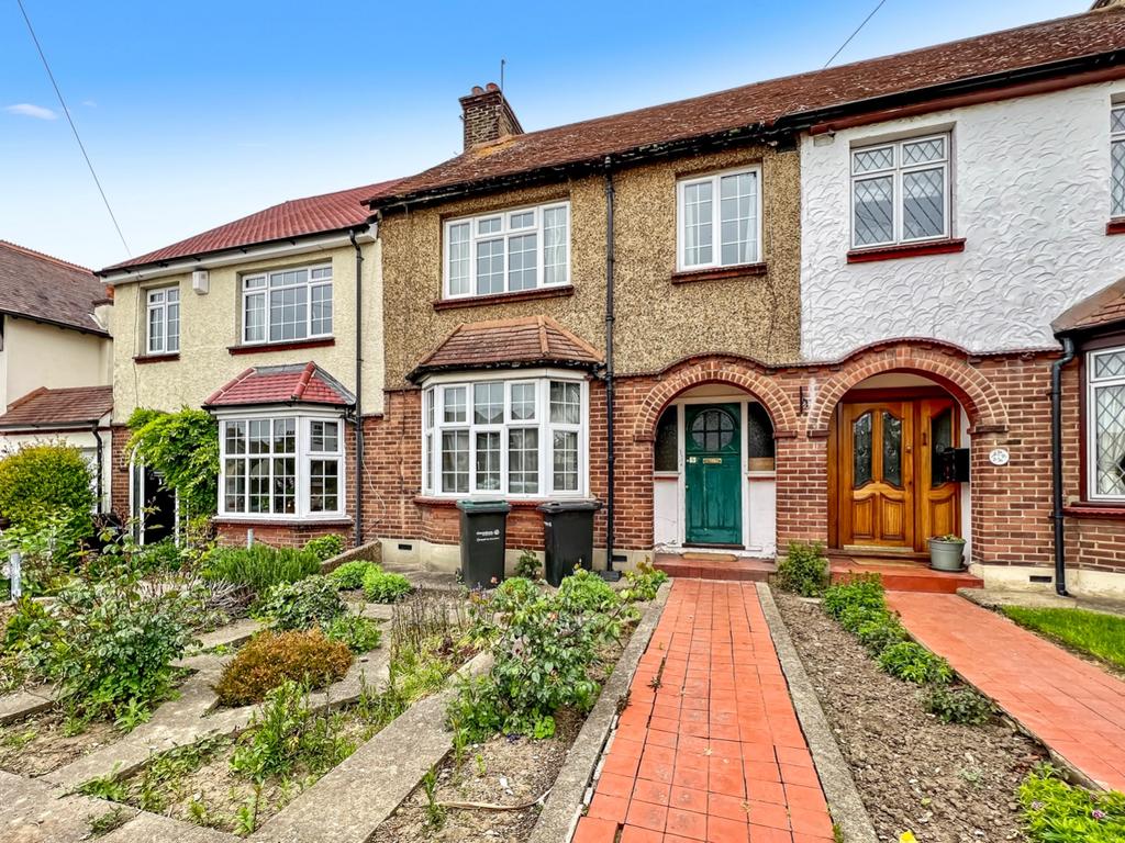 Central Avenue, Gravesend, Kent, DA12 3 bed terraced house £325,000