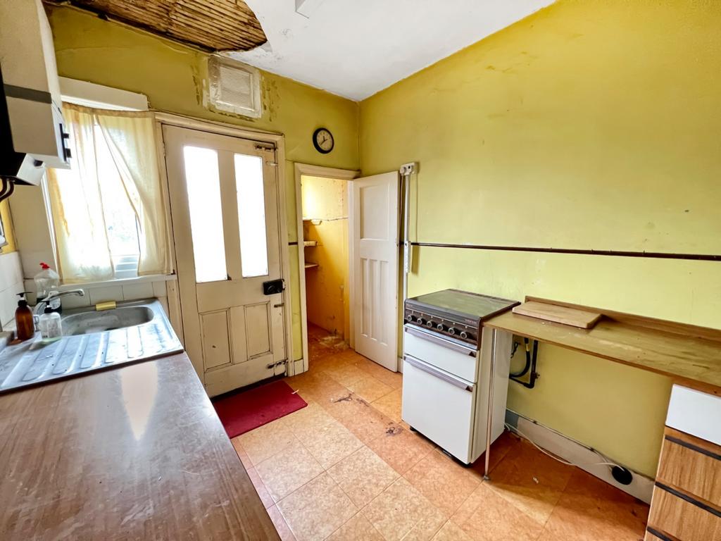 Central Avenue, Gravesend, Kent, DA12 3 bed terraced house £325,000