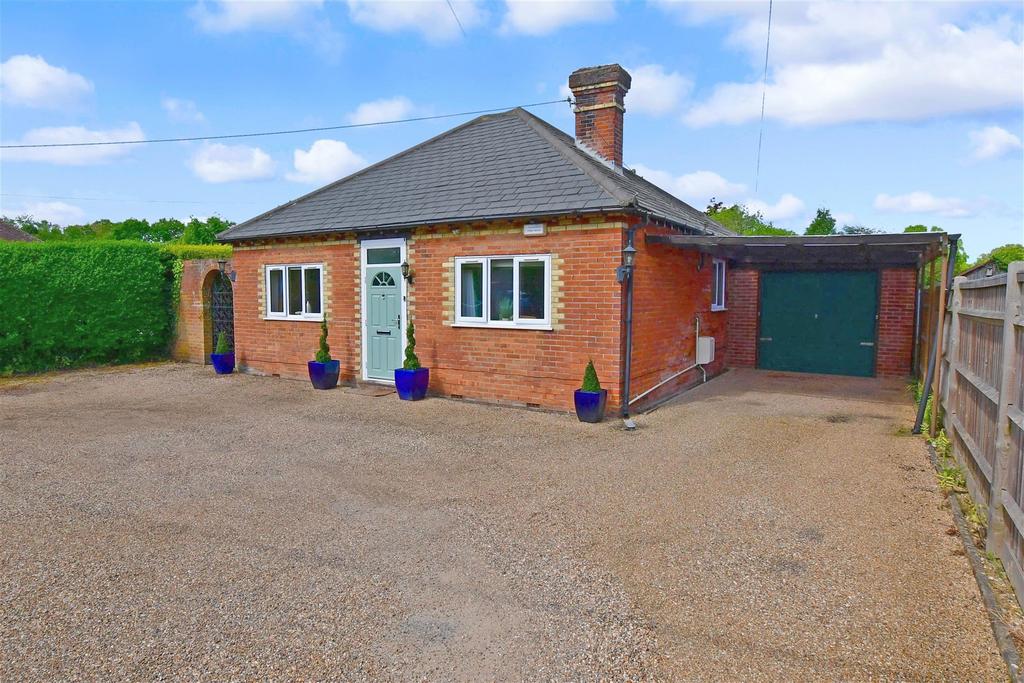 Maidstone Road, Staplehurst, Tonbridge, Kent 4 bed detached bungalow
