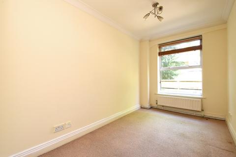 2 bedroom flat to rent, Ringers Road