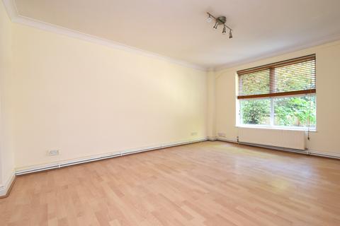 2 bedroom flat to rent, Ringers Road