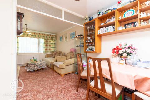 33 Parkfield, Letchworth Garden City, SG6 2QG