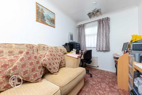 33 Parkfield, Letchworth Garden City, SG6 2QG