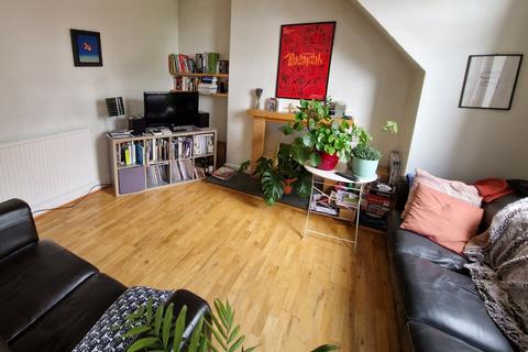 2 bedroom apartment to rent, Hope Drive, Nottingham, Nottinghamshire, NG7 1DL