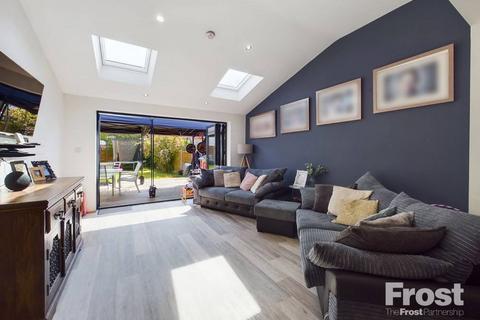 6 Sydney Crescent, Ashford, TW15 2BJ
