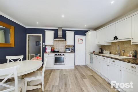 6 Sydney Crescent, Ashford, TW15 2BJ