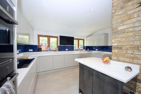 22 Ford Close, Ashford, TW15 3SB