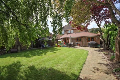 22 Ford Close, Ashford, TW15 3SB