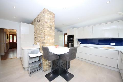 22 Ford Close, Ashford, TW15 3SB