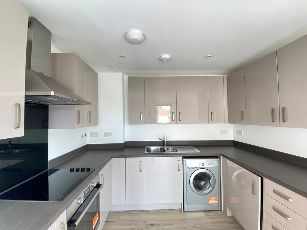 Wrens Cross Upper Stone Street ME15 2 bed apartment £1,250 pcm (£288 pw)
