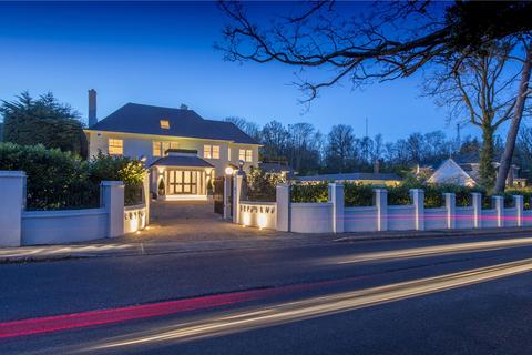 6 bedroom detached house for sale, Kentish Lane, Brookmans Park, Hertfordshire, AL9