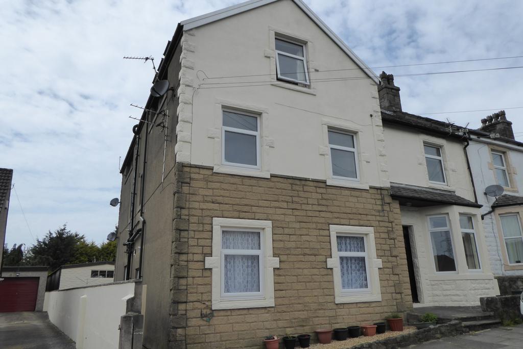 Trumacar Terrace, Heysham 2 bed flat £650 pcm (£150 pw)