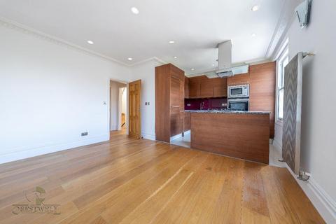 3 bedroom apartment to rent, Freegrove Road, London, N7