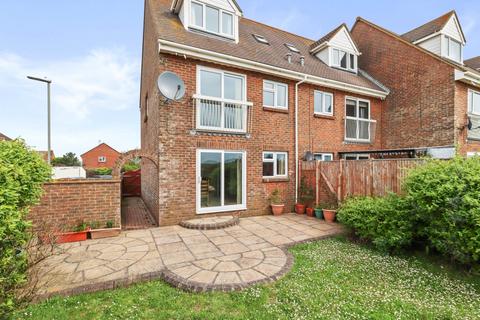 4 bedroom end of terrace house for sale, Blakes Way, Eastbourne