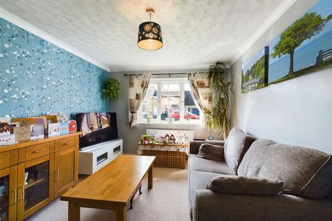 3 bedroom semi-detached house for sale - Claridge Close, Abbeydale, Gloucester, Gloucestershire, GL4
