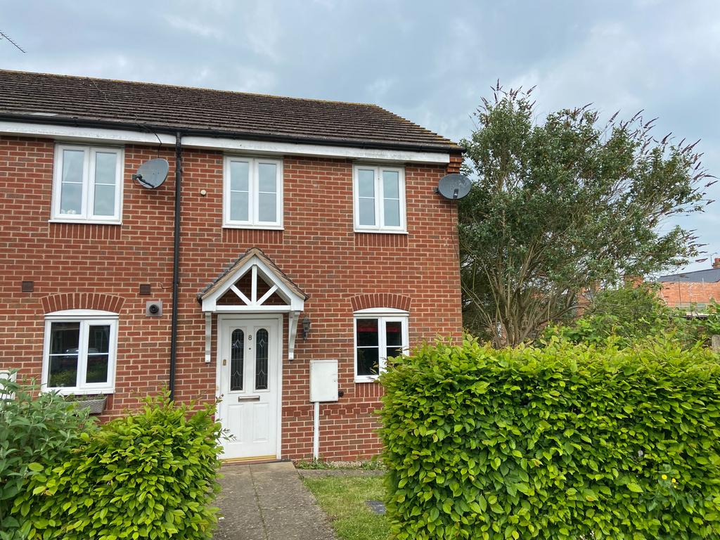 Blossom Way, Southfields, Rugby, CV22 3 bed semidetached house £950