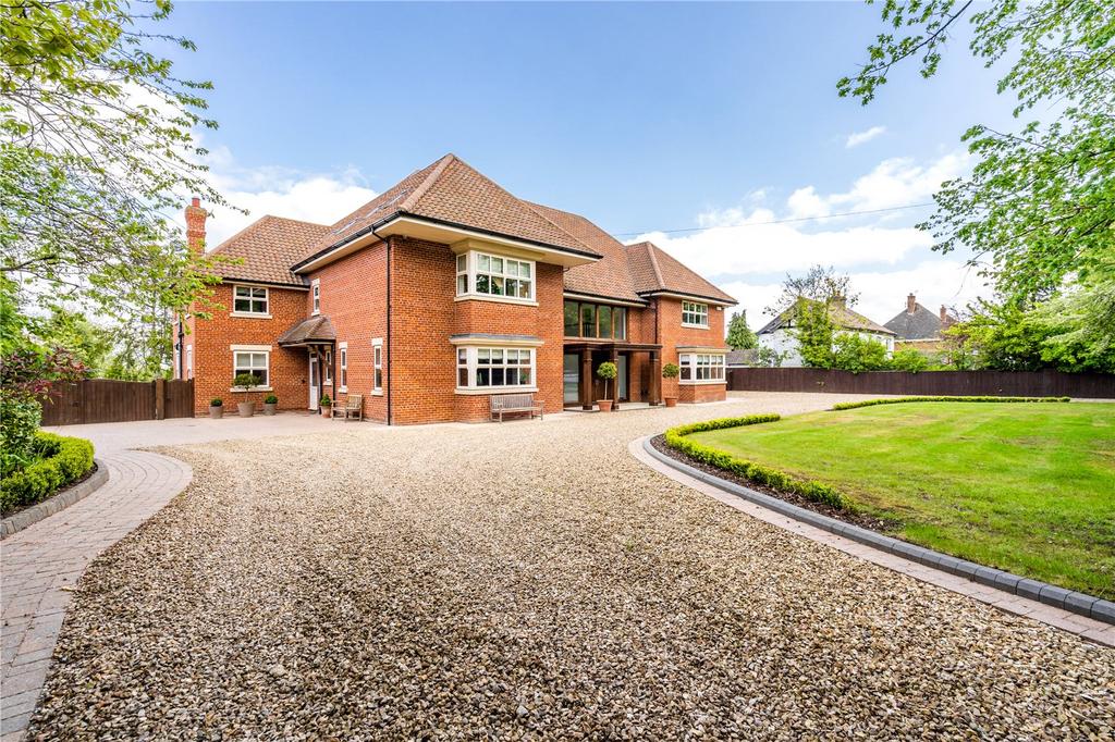 Humberston Avenue, Humberston, North East Lincolnshire, DN36 8 bed