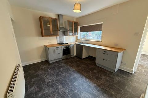 2 bedroom terraced house to rent, Tottington Road, Bury, BL8 1TX