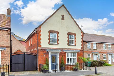 4 bedroom detached house for sale, Blackthorn Avenue, Felpham, Bognor Regis, West Sussex