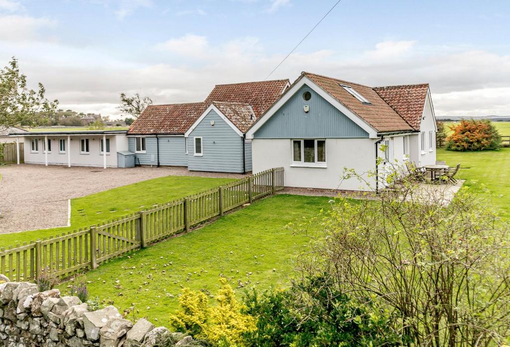 The Willows, NewtonByTheSea, Alnwick, Northumberland 6 bed detached
