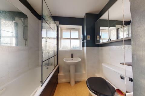 2 bedroom terraced house to rent, Hanover Mews, Brighton, BN2