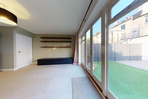 2 bedroom terraced house to rent, Hanover Mews, Brighton, BN2