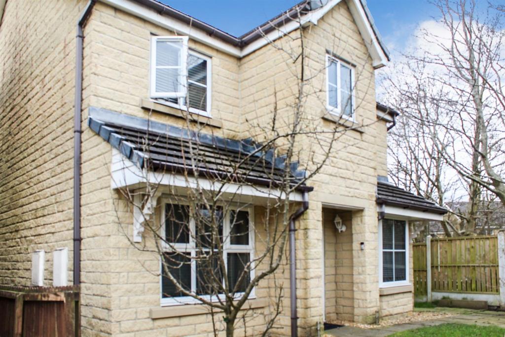 Pinewood Drive, Nelson, BB9 4 bed detached house for sale £245,000