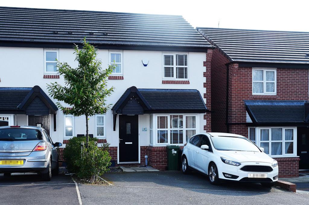 Hyde, Hyde SK14 3 bed semidetached house for sale £235,000