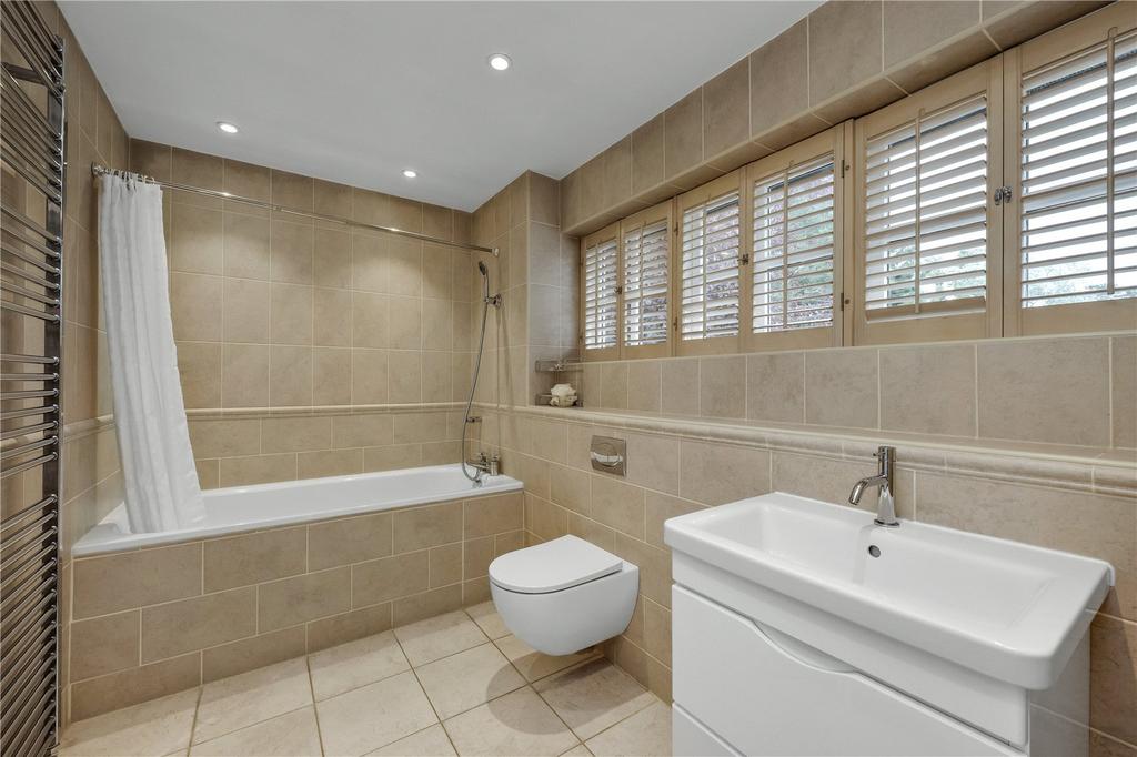Family Bathrom