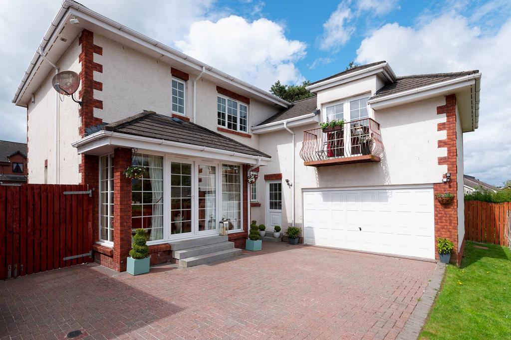 26 Towerhill Avenue, Kilmaurs, KA3 2TS 5 bed detached house £334,995