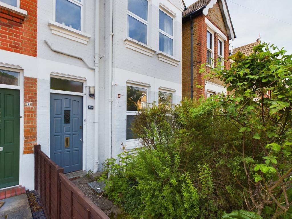 Ravenscroft Road, Beckenham, Kent, BR3 1 bed flat £1,350 pcm (£312 pw)