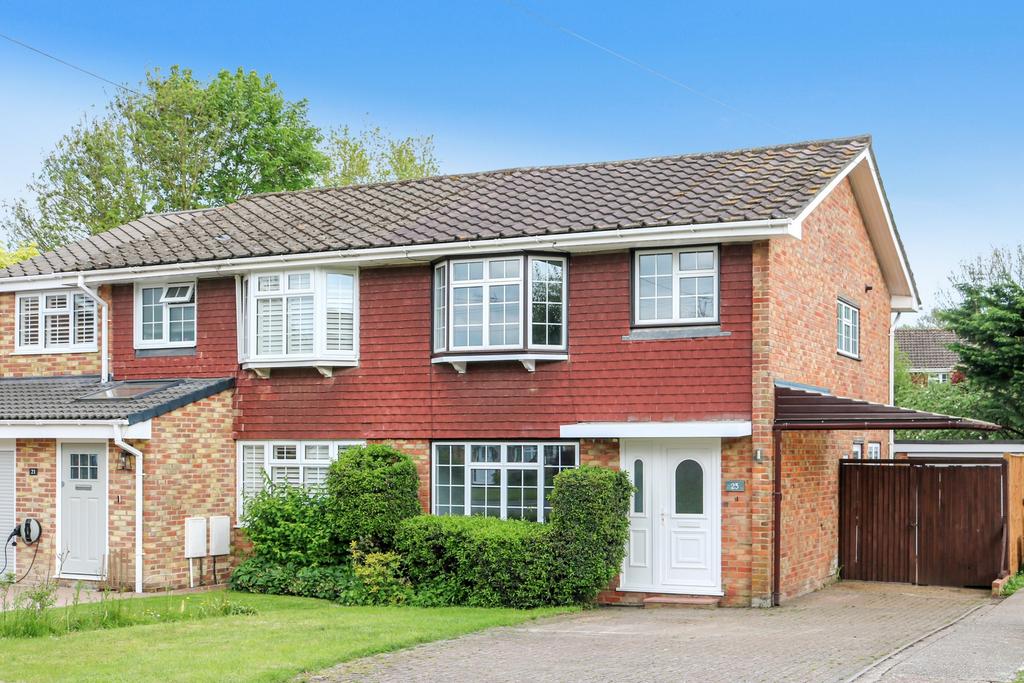 Meadow Drive, Lindfield, RH16 4 bed house - £575,000