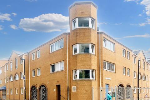 2 bedroom apartment to rent, Westferry Road, London E14
